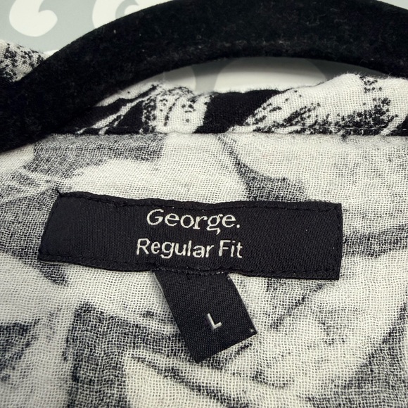 4/$25 • George Tropical Regular Fit Button Down Shirt - Picture 3 of 3